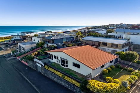 Photo of property in 1 Mclean Street, Strandon, New Plymouth, 4312