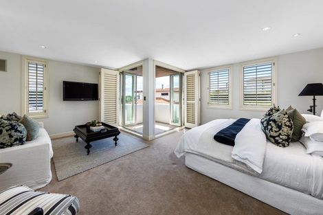 Photo of property in 12 Ronaki Road, Mission Bay, Auckland, 1071