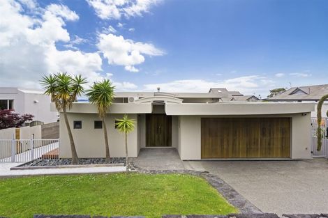 Photo of property in 18 Pacific Parade, Army Bay, Whangaparaoa, 0930