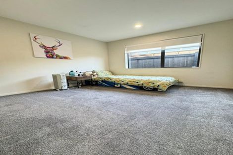 Photo of property in 8 Pakaraka Drive, Papakura, 2110