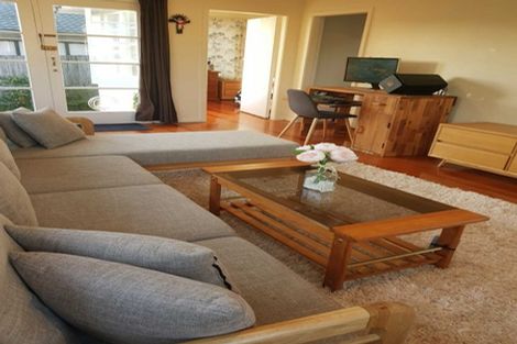 Photo of property in 30 Kamara Road, Glen Eden, Auckland, 0602