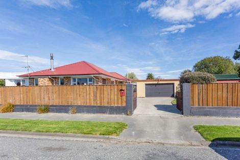 Photo of property in 1 Chilton Drive, Mairehau, Christchurch, 8052