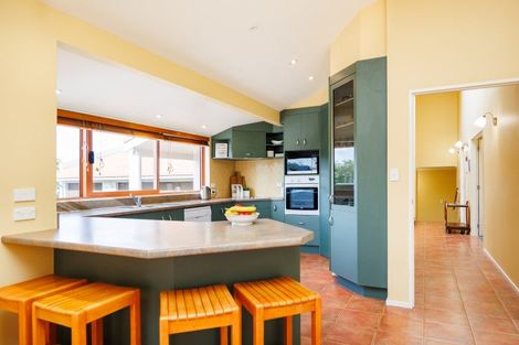 Photo of property in 25 Schnell Drive, Kelvin Grove, Palmerston North, 4414