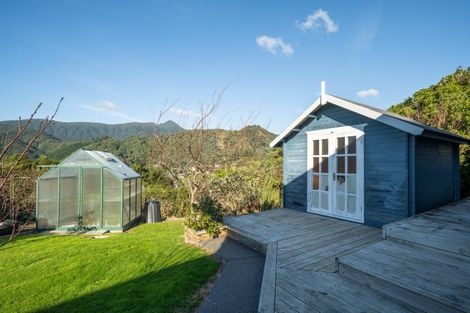 Photo of property in 33 Harbour View Heights, Picton, 7220
