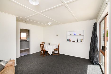 Photo of property in 15a Carthew Street, Feilding, 4702