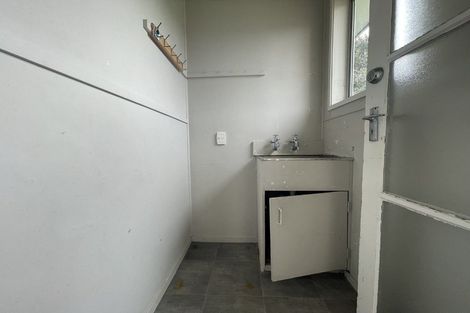 Photo of property in 3 Neems Place, Manurewa, Auckland, 2102