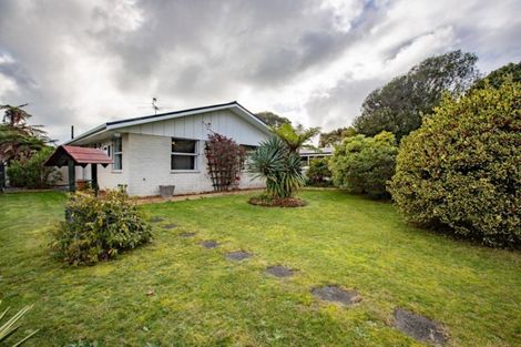 Photo of property in 8 Kanawa Street, Waikanae, 5036