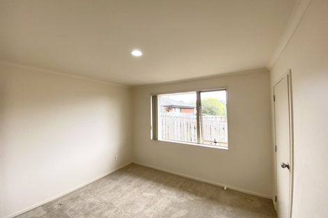 Photo of property in 37 Nimstedt Avenue, Oteha, Auckland, 0632