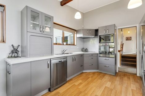 Photo of property in 130 Racecourse Road, Waiuku, 2123