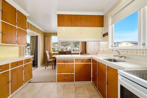 Photo of property in 10 Rembrandt Avenue, Tawa, Wellington, 5028