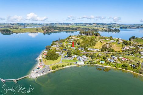 Photo of property in 2 Cliff Street, Pahi, Paparoa, 0571