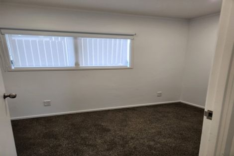 Photo of property in 2/44 Waimumu Road, Massey, Auckland, 0614