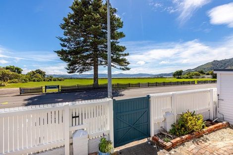 Photo of property in 57 Marine Parade, Eastbourne, Lower Hutt, 5013