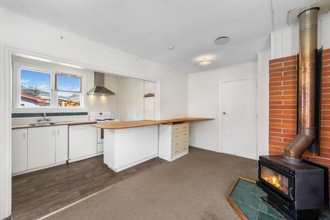 Photo of property in 27 Oxford Street, Picton, 7220
