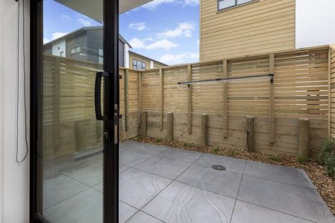 Photo of property in 15-15a The Strand, Wainuiomata, Lower Hutt, 5014