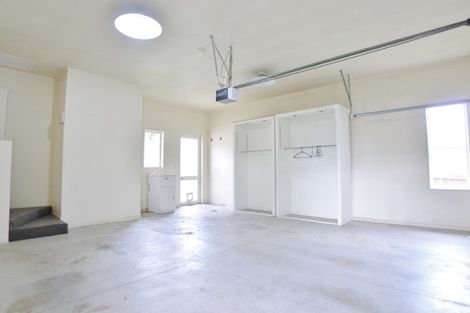 Photo of property in 104 Kingdale Road, Henderson, Auckland, 0610