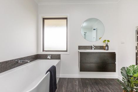 Photo of property in 175 Spur Road West, Colyton, Feilding, 4775