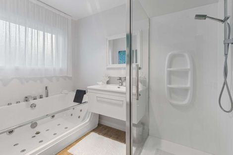 Photo of property in 35 Waione Avenue, Athenree, Waihi Beach, 3177