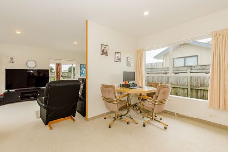Photo of property in 130 Field Way, Waikanae Beach, Waikanae, 5036