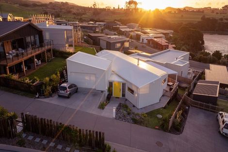 Photo of property in 17 Maataitai Road, Raglan, 3225