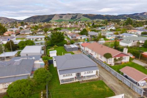 Photo of property in 25 Coronation Street, Waimate, 7924