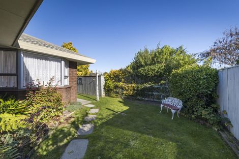 Photo of property in 8 Edgecombe Court, Roslyn, Palmerston North, 4414
