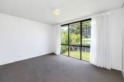 Photo of property in 28 Devonshire Road, Unsworth Heights, Auckland, 0632