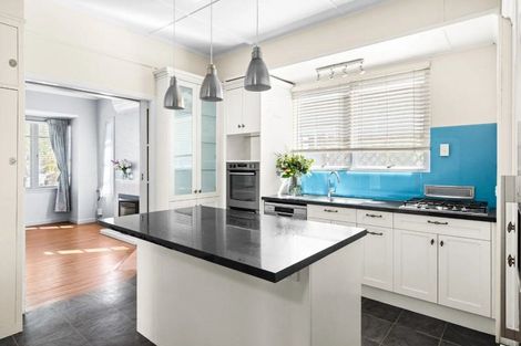 Photo of property in 3 Kinross White Street, Napier South, Napier, 4110