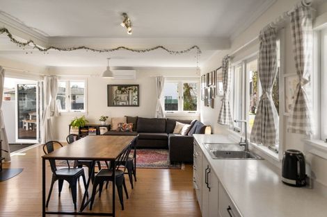 Photo of property in 58 Ngatai Road, Otumoetai, Tauranga, 3110