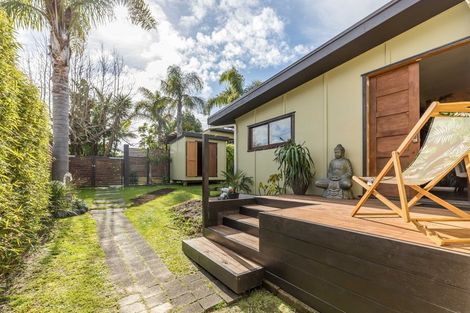 Photo of property in 35 Neptune Avenue, Beach Haven, Auckland, 0626