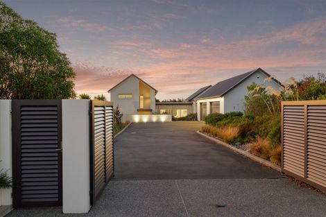 Photo of property in 4 Aglaia Place, Cracroft, Christchurch, 8022