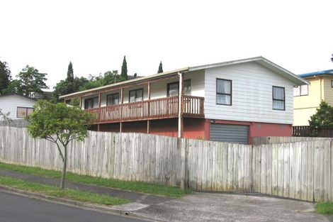Photo of property in 1 Louise Place, West Harbour, Auckland, 0618