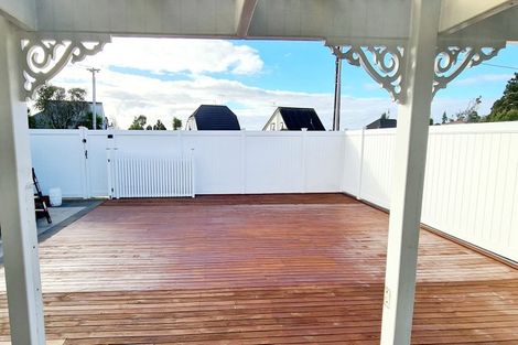 Photo of property in 2/100 Manuka Road, Bayview, Auckland, 0629