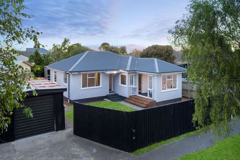 Photo of property in 21 Marriotts Road, North New Brighton, Christchurch, 8083