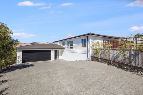 Photo of property in 4 Kaweka Close, Aotea, Porirua, 5024