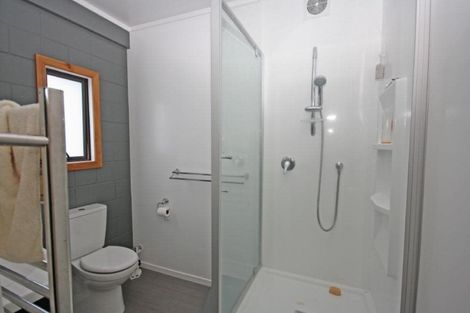 Photo of property in 8 Brenton Place, Whangamata, 3691