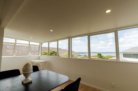 Photo of property in 26 Whiting Grove, West Harbour, Auckland, 0618