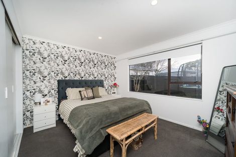 Photo of property in 21 Lyndale Place, Kelvin Grove, Palmerston North, 4414