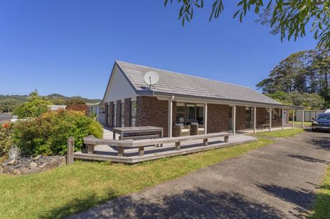 Photo of property in 66 Catherine Crescent, Whitianga, 3510