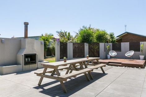 Photo of property in 91 Ferry Road, Clive, 4102