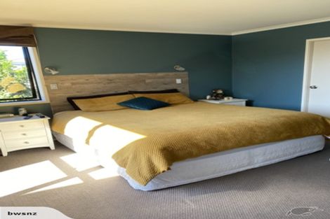 Photo of property in 23 Seabreeze Place, Papamoa Beach, Papamoa, 3118