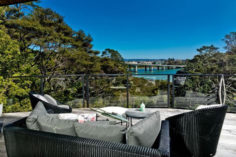 Photo of property in 14 Remu Place, Greenhithe, Auckland, 0632