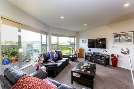 Photo of property in 18 Adam Lile Drive, Highlands Park, New Plymouth, 4312