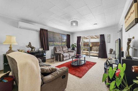 Photo of property in 17 Mace Street, Waitara, 4320