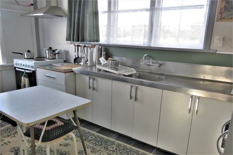 Photo of property in 73 Orawia Road, Tuatapere, 9620