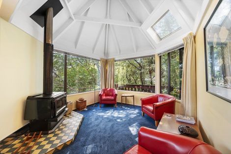 Photo of property in 17 Dillon Street, Lowry Bay, Lower Hutt, 5013