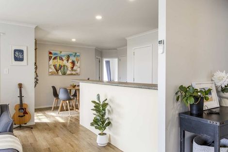 Photo of property in 59 Cabeleigh Drive, Helensville, 0800