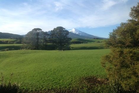 Photo of property in 1939 South Road, Pitone, New Plymouth, 4374