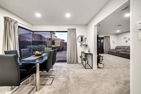 Photo of property in 2/17 Fieldmoor Place, Parklands, Christchurch, 8083