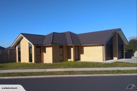 Photo of property in 102 Te Manatu Drive, Huntington, Hamilton, 3210